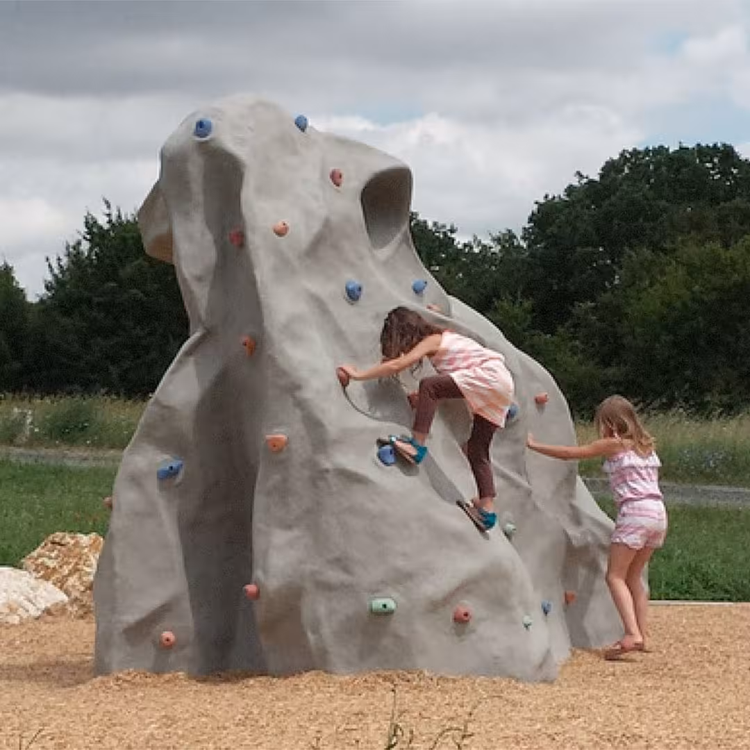 Rocher escalade imitation montagne pour enfant